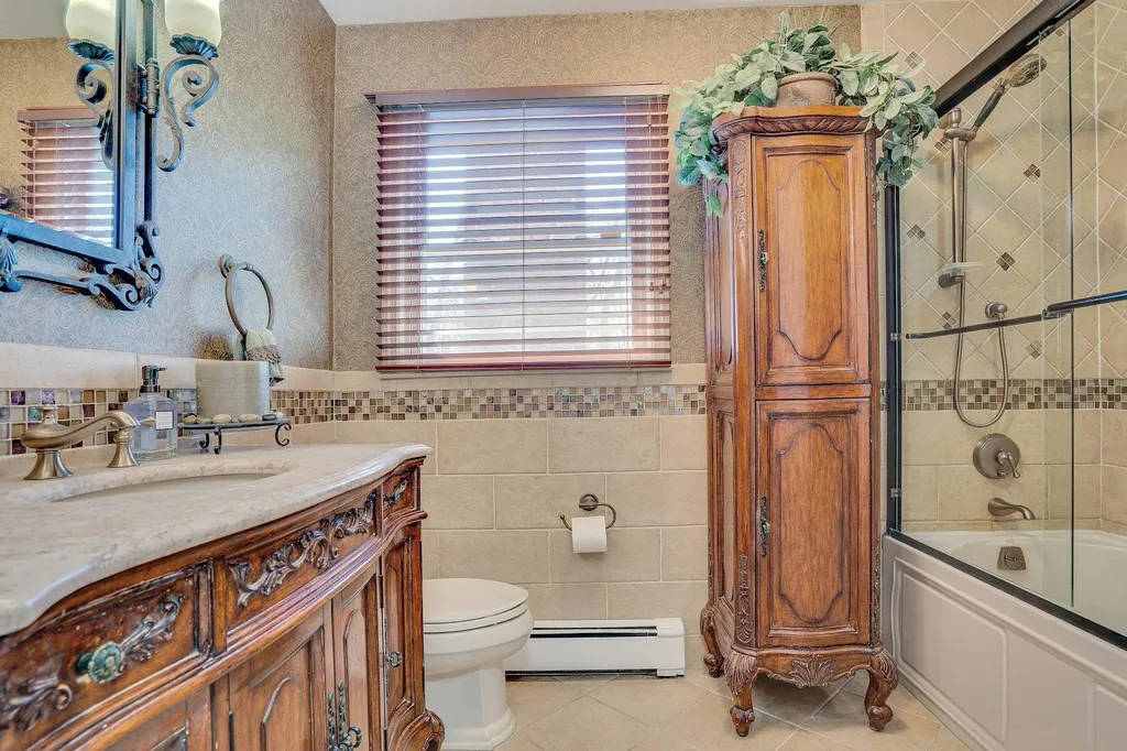 8 Bayard Drive Dix Hills NY 11746