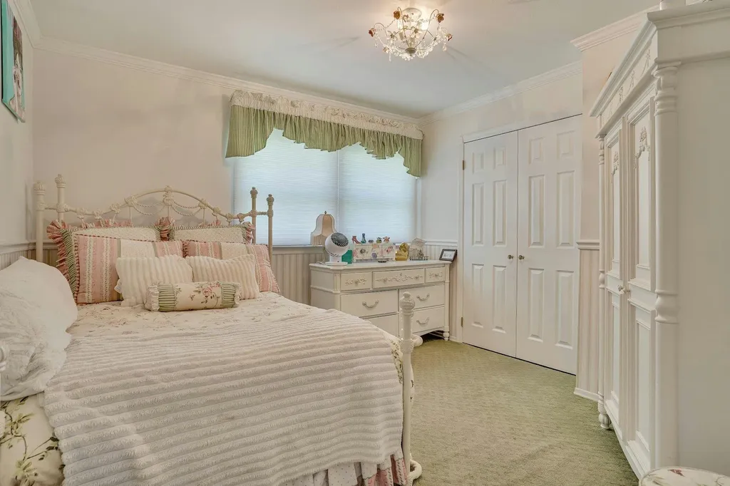8 Bayard Drive Dix Hills NY 11746