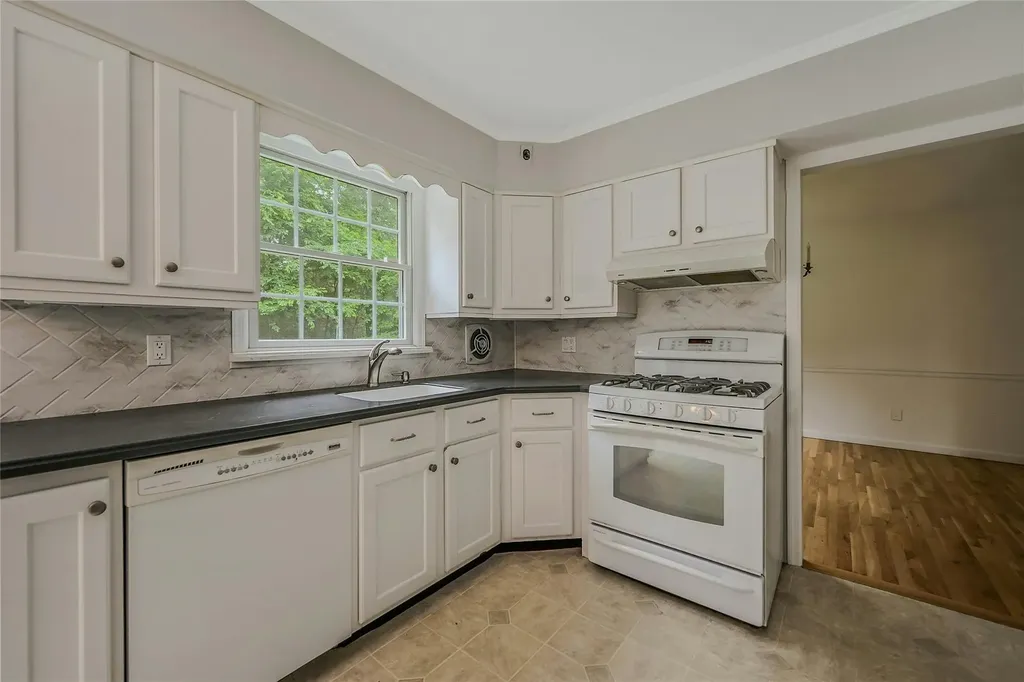 6 Rice Lane Smithtown NY 11787