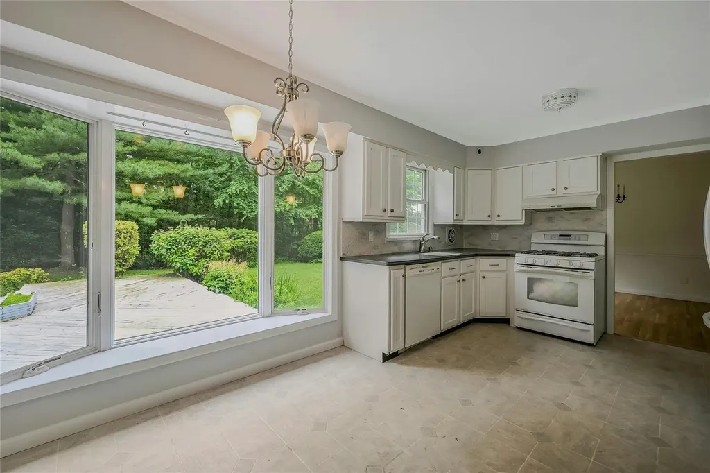 6 Rice Lane Smithtown NY 11787
