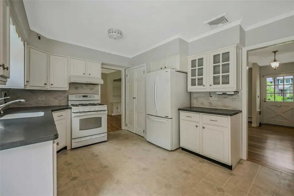 6 Rice Lane Smithtown NY 11787