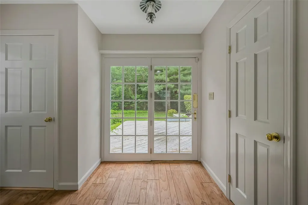 6 Rice Lane Smithtown NY 11787