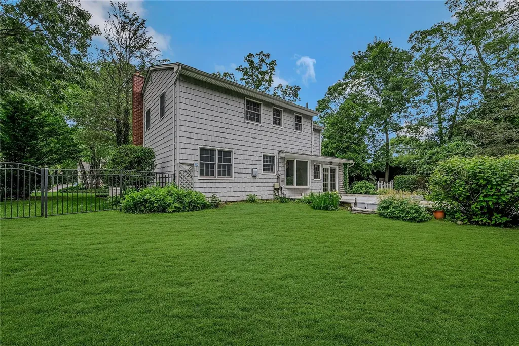 6 Rice Lane Smithtown NY 11787