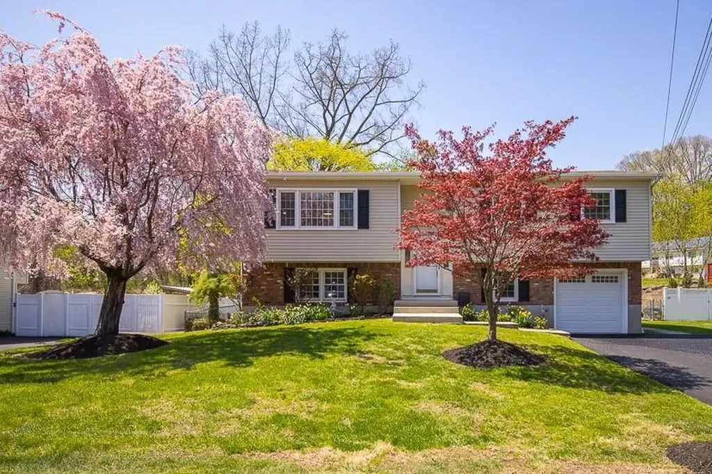 8 Jackson Drive Stony Point NY 10980