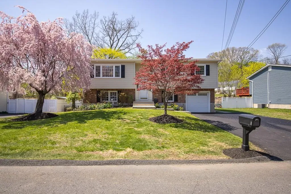 8 Jackson Drive Stony Point NY 10980