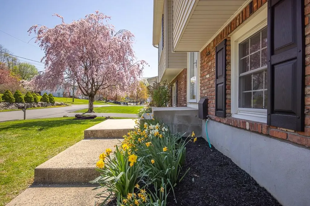 8 Jackson Drive Stony Point NY 10980