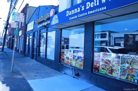 2172 Jericho Turnpike Garden City Park NY 11040