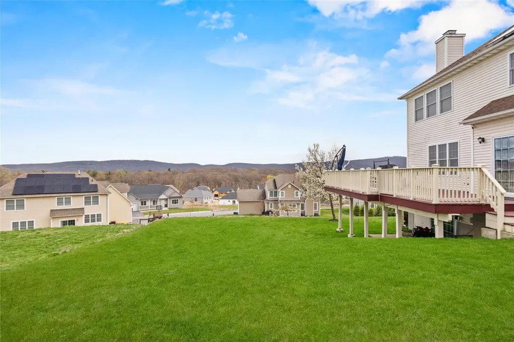 4 Smithfield Spur Monroe NY 10950