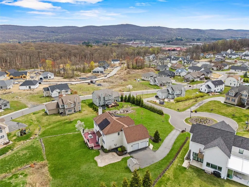 4 Smithfield Spur Monroe NY 10950