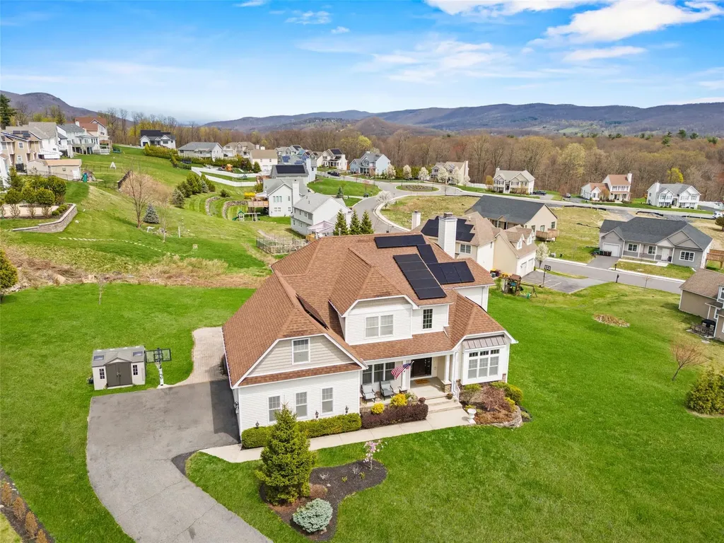 4 Smithfield Spur Monroe NY 10950