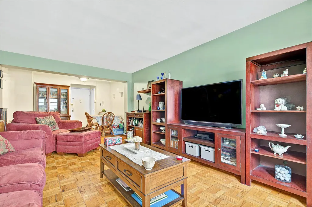 3176 Decatur Avenue Bronx NY 10467