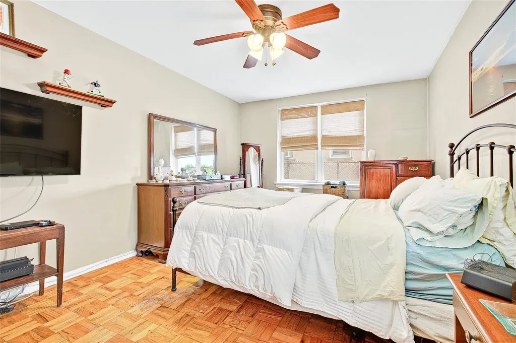 3176 Decatur Avenue Bronx NY 10467
