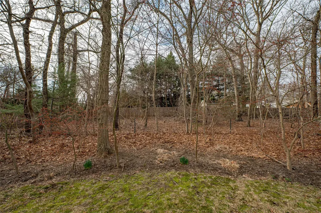 347 Forest Lane Smithtown NY 11787