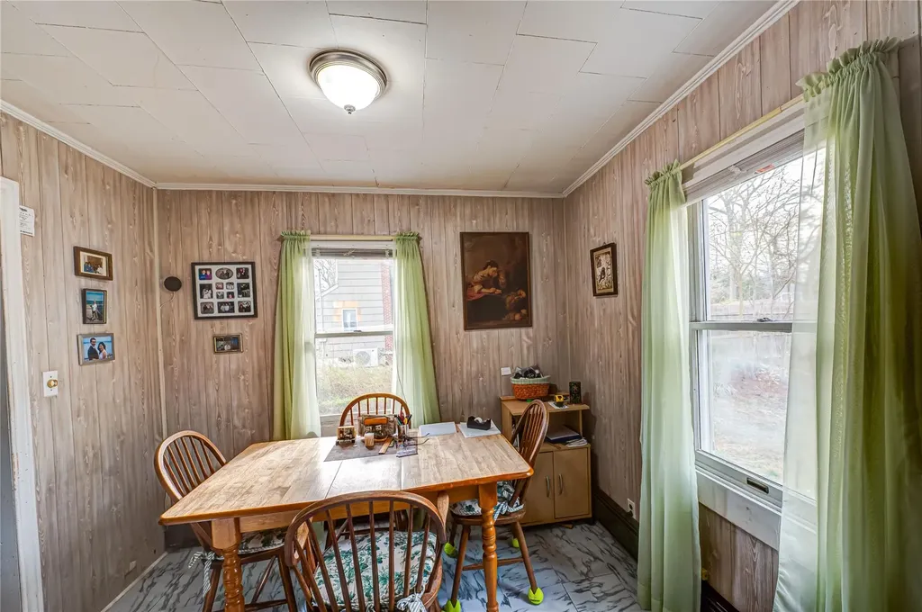 347 Forest Lane Smithtown NY 11787