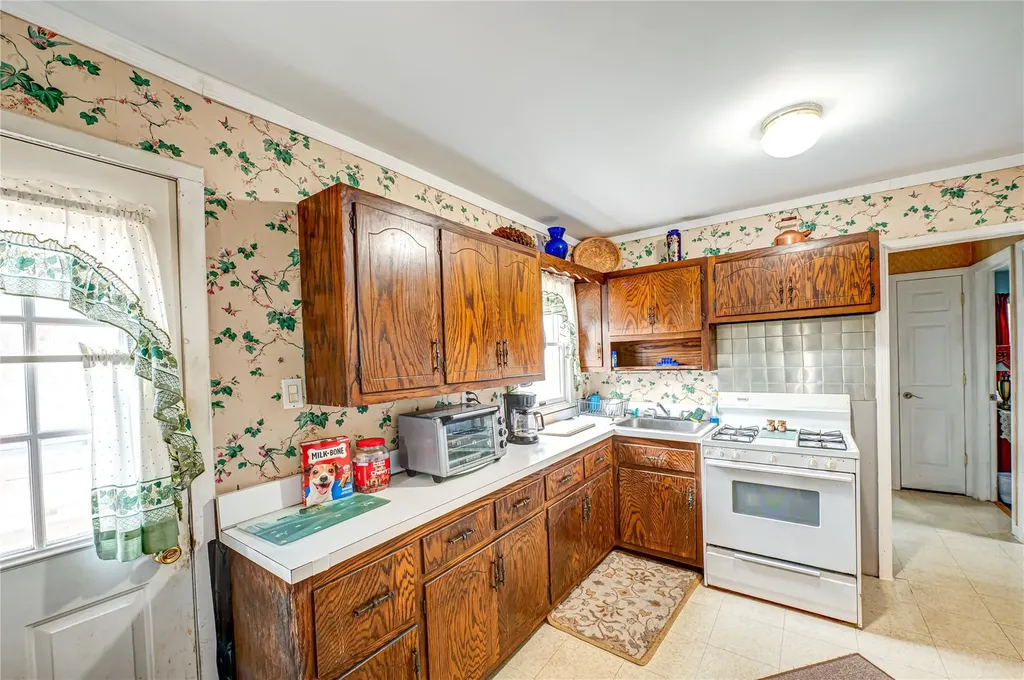 347 Forest Lane Smithtown NY 11787