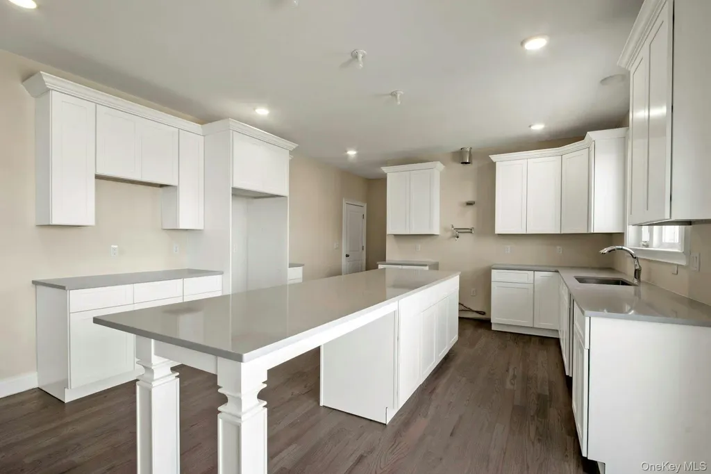 47 Dartmouth Drive Poughkeepsie NY 12603