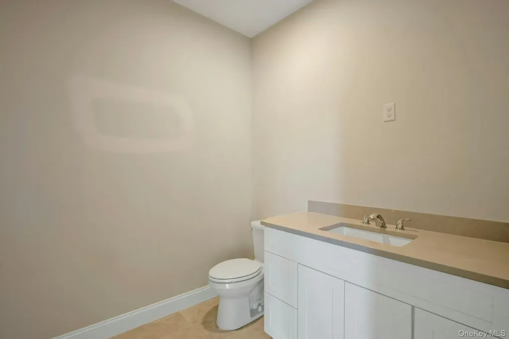 47 Dartmouth Drive Poughkeepsie NY 12603
