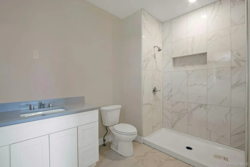 47 Dartmouth Drive Poughkeepsie NY 12603