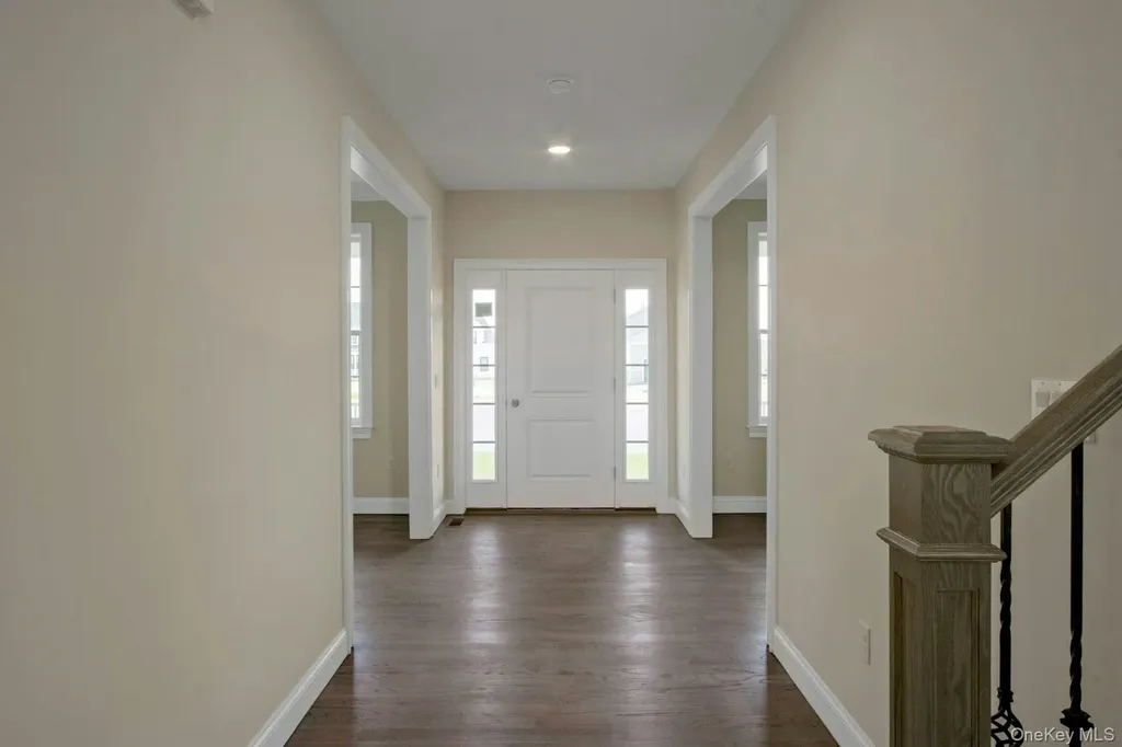 47 Dartmouth Drive Poughkeepsie NY 12603