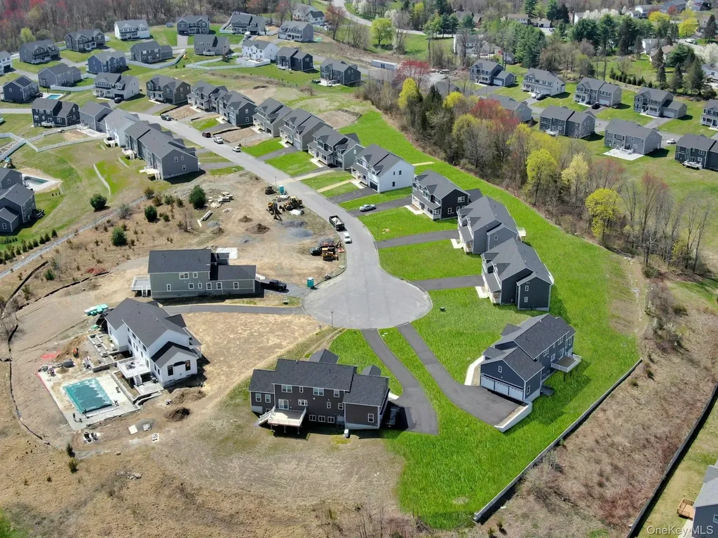 47 Dartmouth Drive Poughkeepsie NY 12603