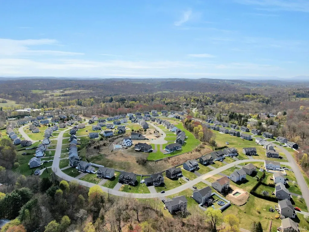 47 Dartmouth Drive Poughkeepsie NY 12603
