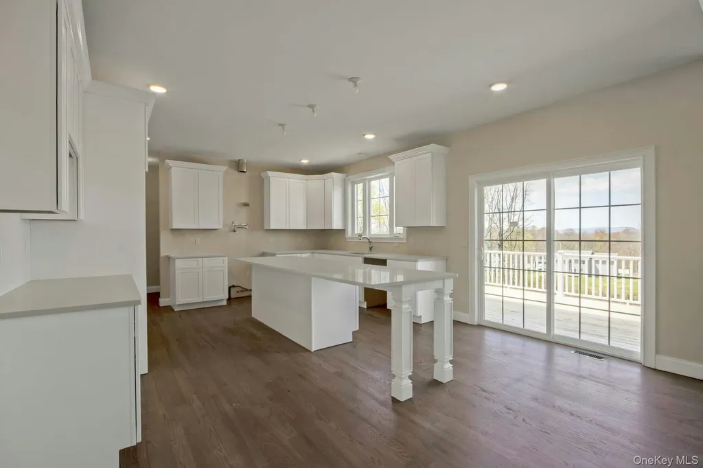 47 Dartmouth Drive Poughkeepsie NY 12603
