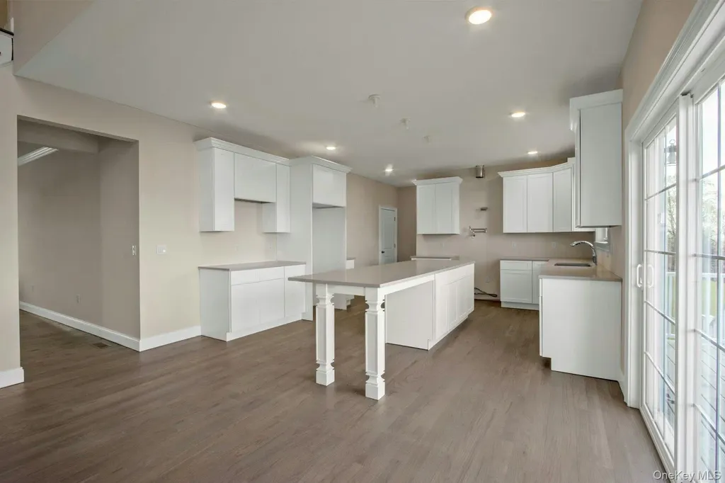 47 Dartmouth Drive Poughkeepsie NY 12603