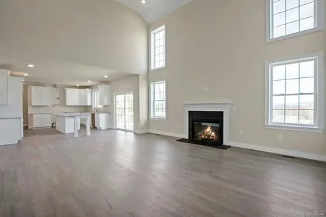 47 Dartmouth Drive Poughkeepsie NY 12603