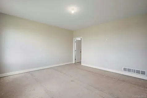 47 Dartmouth Drive Poughkeepsie NY 12603