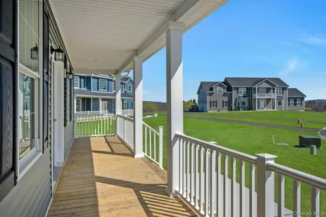47 Dartmouth Drive Poughkeepsie NY 12603