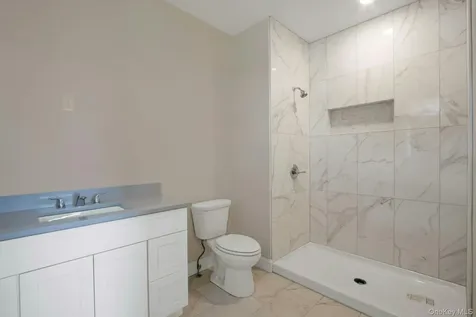 47 Dartmouth Drive Poughkeepsie NY 12603