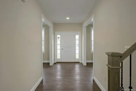 47 Dartmouth Drive Poughkeepsie NY 12603