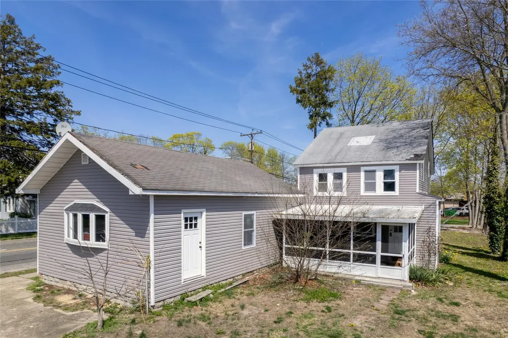 87 Avery Avenue Patchogue NY 11772
