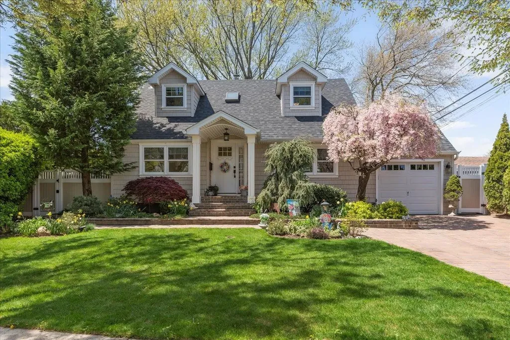 6 Nancy Lane Hicksville NY 11801