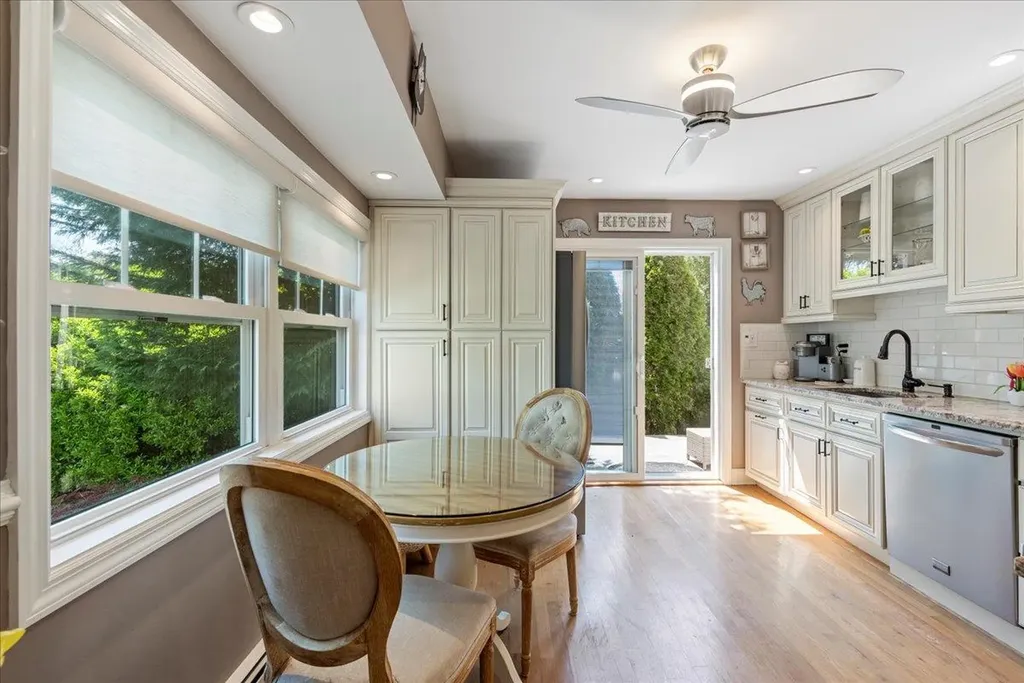 6 Nancy Lane Hicksville NY 11801