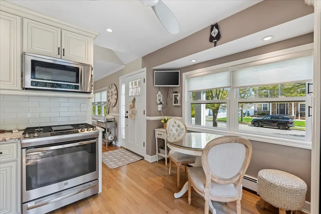 6 Nancy Lane Hicksville NY 11801