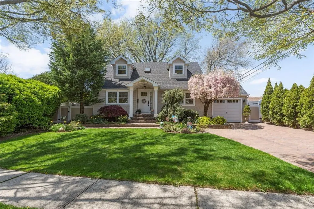 6 Nancy Lane Hicksville NY 11801