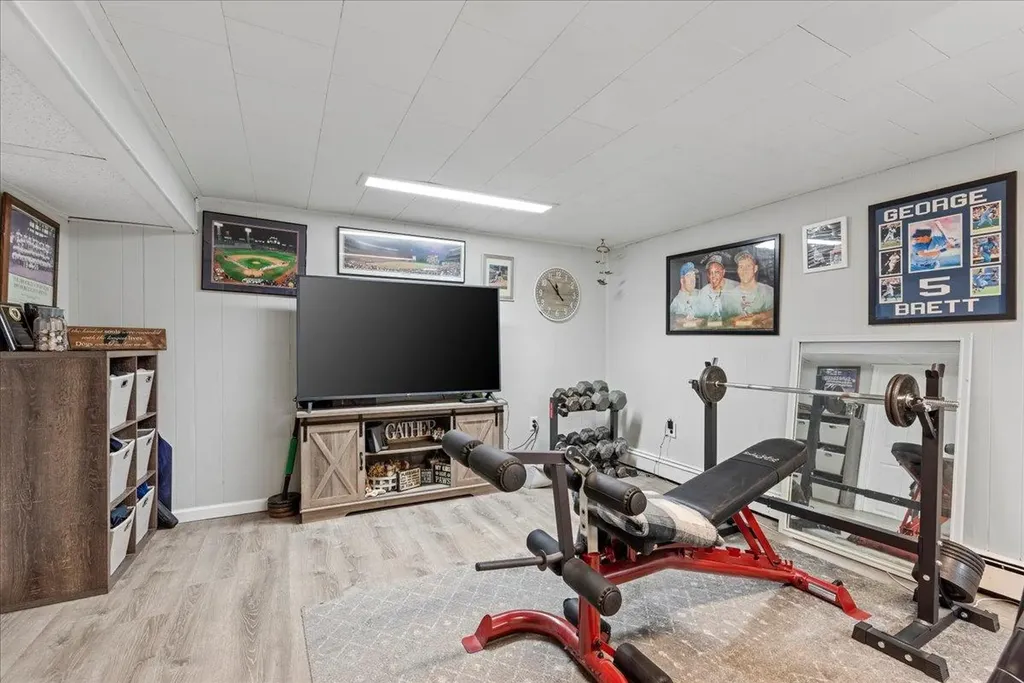 6 Nancy Lane Hicksville NY 11801