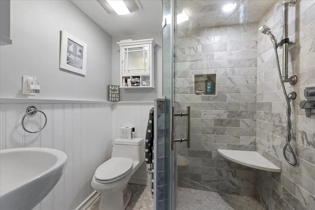 6 Nancy Lane Hicksville NY 11801