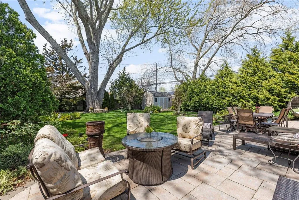 6 Nancy Lane Hicksville NY 11801