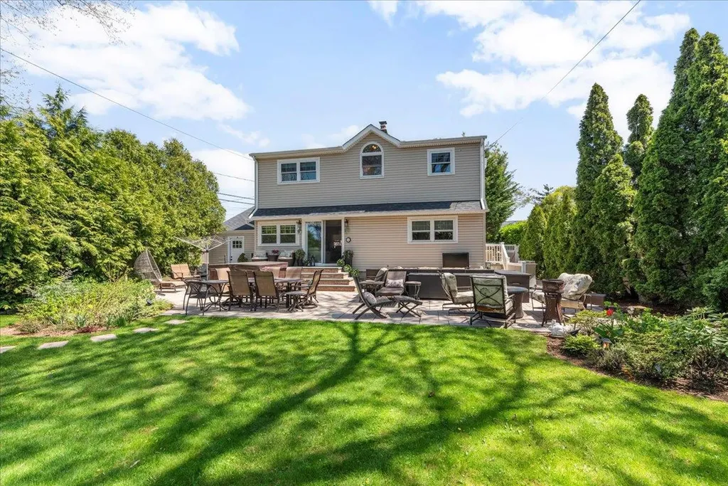 6 Nancy Lane Hicksville NY 11801