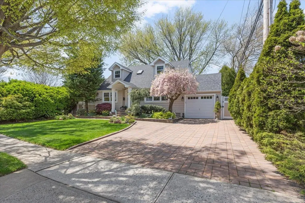 6 Nancy Lane Hicksville NY 11801