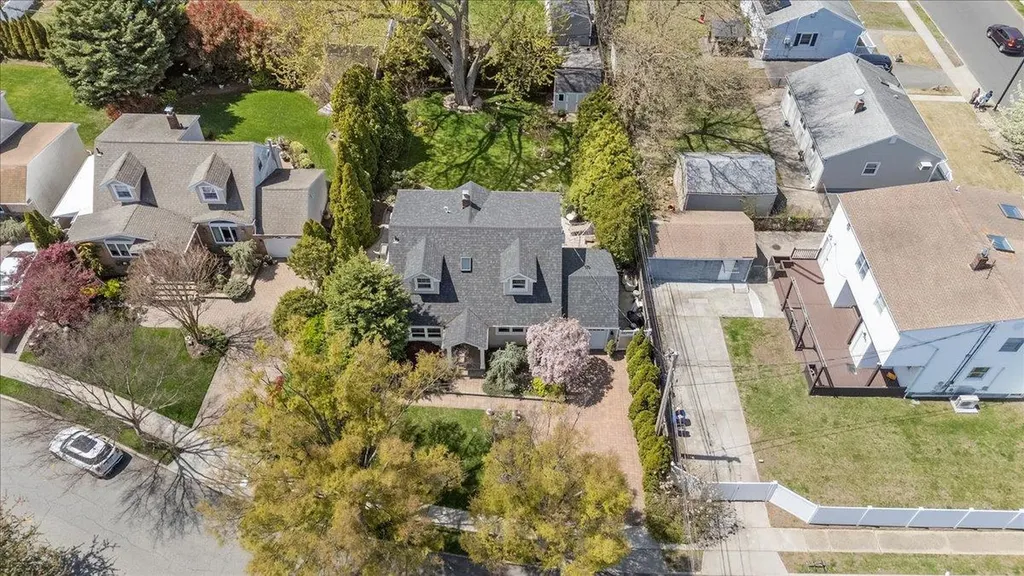 6 Nancy Lane Hicksville NY 11801