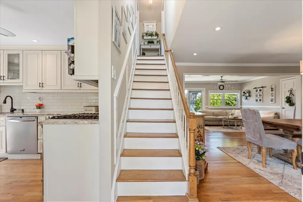 6 Nancy Lane Hicksville NY 11801
