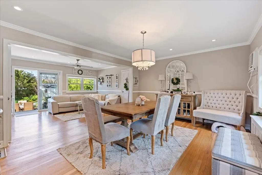 6 Nancy Lane Hicksville NY 11801