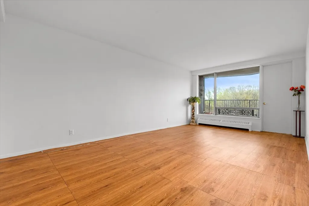90-60 Union Turnpike Glendale NY 11385