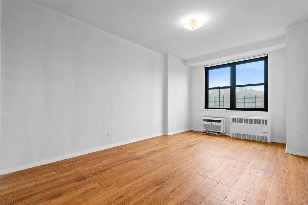 90-60 Union Turnpike Glendale NY 11385