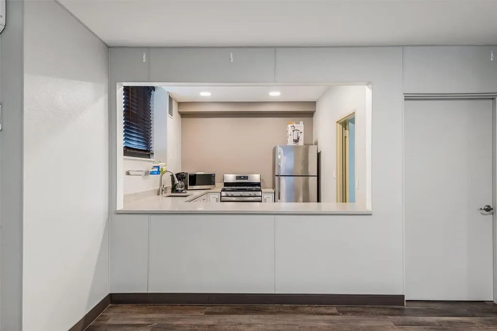 90-60 Union Turnpike Glendale NY 11385