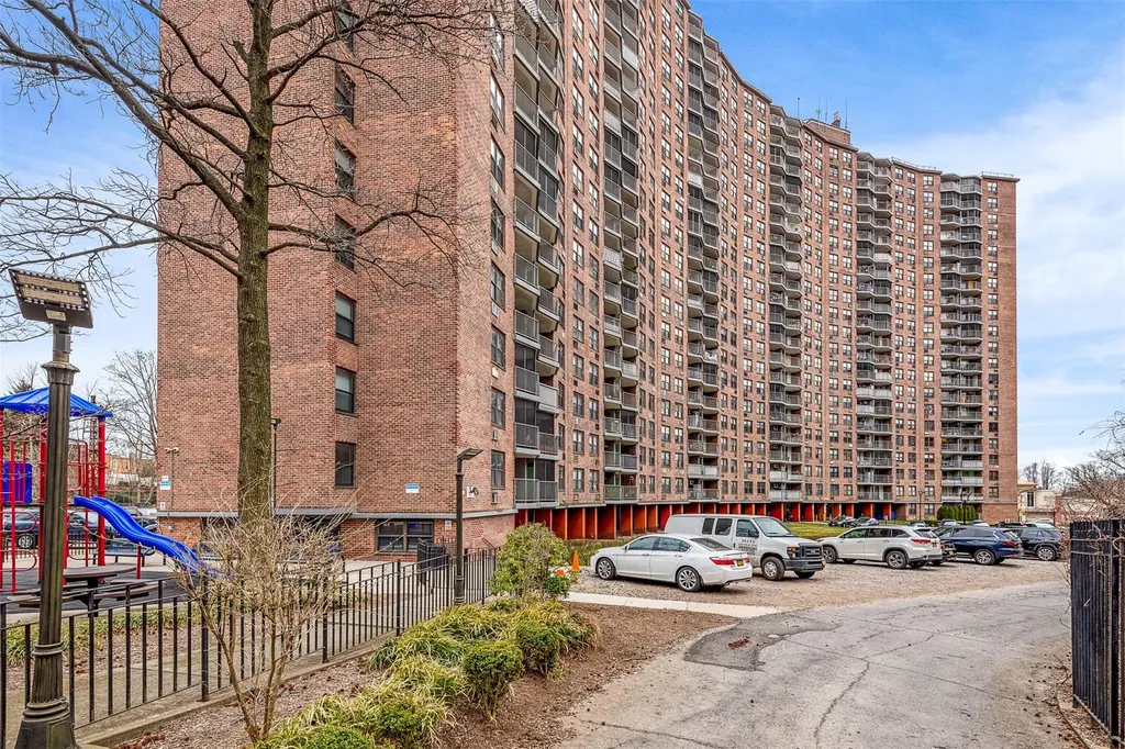 90-60 Union Turnpike Glendale NY 11385