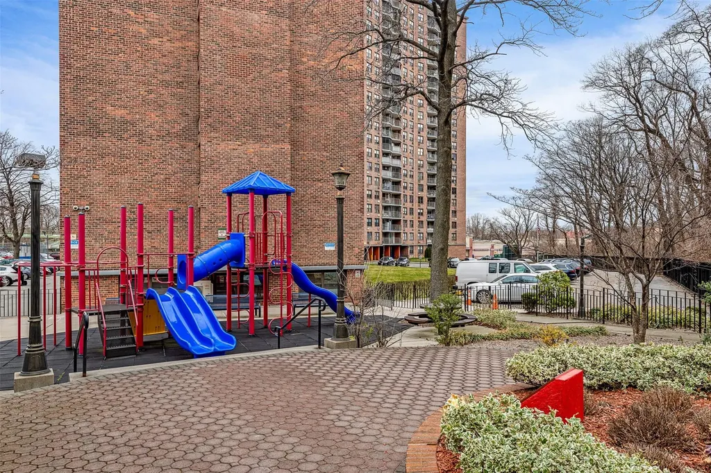 90-60 Union Turnpike Glendale NY 11385